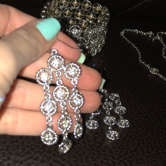 Beautiful Jewelry Set - Picture 4 of 4